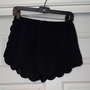 Black Scalloped Hem Women's Shorts